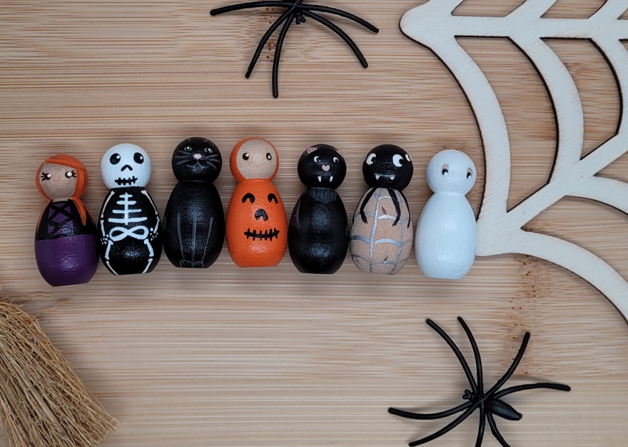 Mini Halloween Peg Dolls