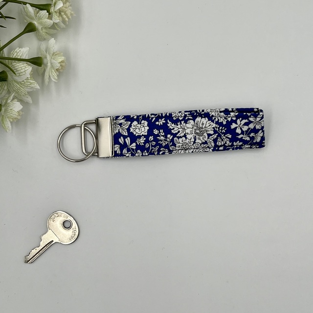 Liberty Floral Fabric Key Fob, Dark Blue & White