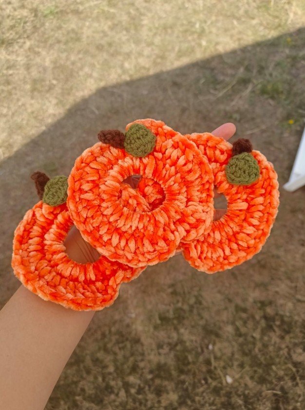 Scrunchie-1
