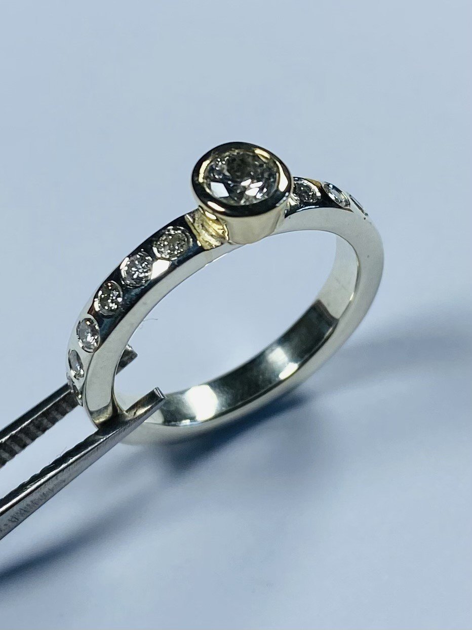 White_GoldDiamonds
