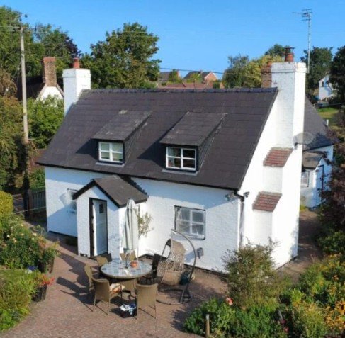 image of a home exterior that has been painted by Gloucestershire Gloss