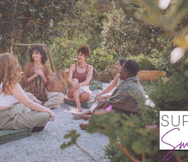 Image of women talking. Wellness, Sustainable health in perimenopause