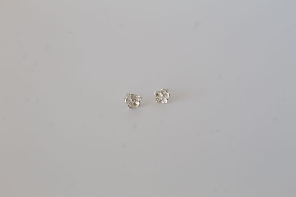 Cosmos-Flower-Studs-Big1