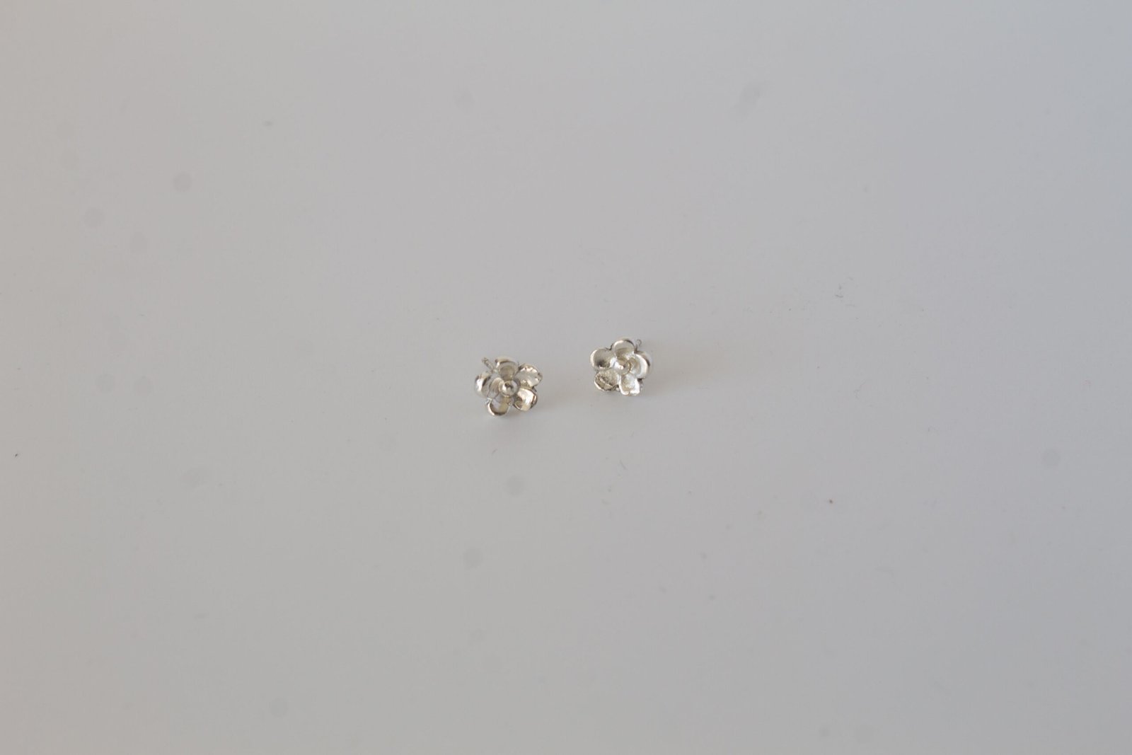 Cosmos-Flower-Studs-Big1