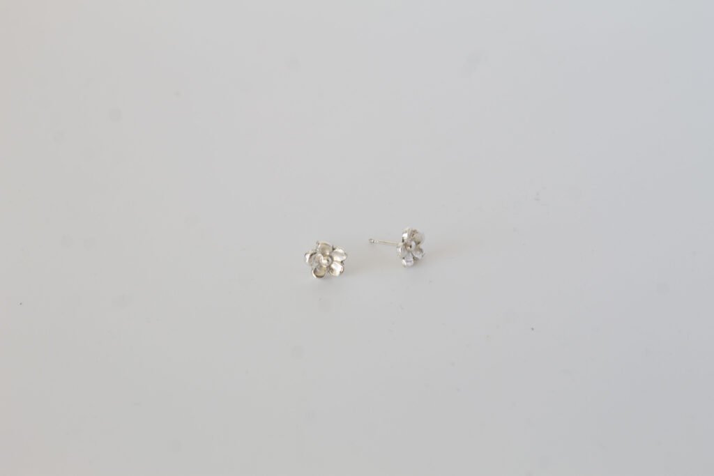 Cosmos-Flower-Studs-Big2